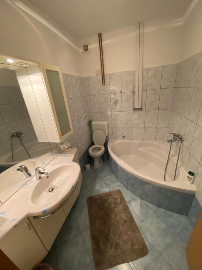 Shadi Apartment โคเปร์ ภายนอก รูปภาพ